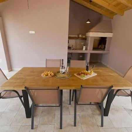 Beautiful, Modern Flegar With A Private Pool Villa