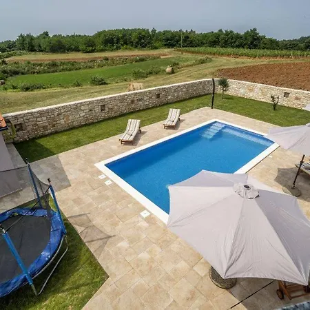 Villa Beautiful, Modern Flegar With A Private Pool Bokordici