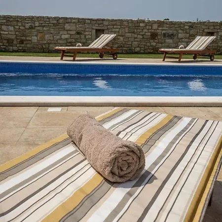 Beautiful, Modern Flegar With A Private Pool * Bokordici