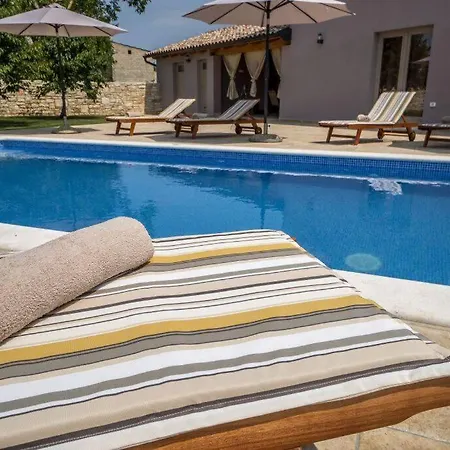 Villa Beautiful, Modern Flegar With A Private Pool *