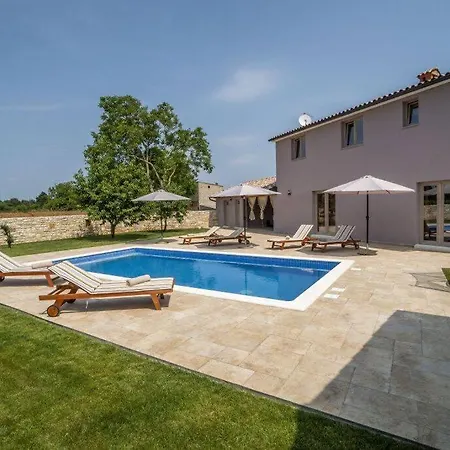 Beautiful, Modern Flegar With A Private Pool Villa