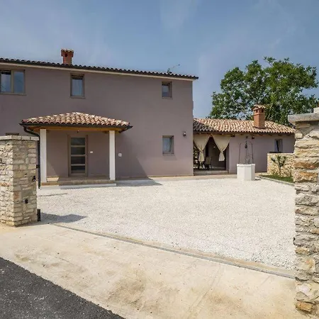 Villa Beautiful, Modern Flegar With A Private Pool Bokordici