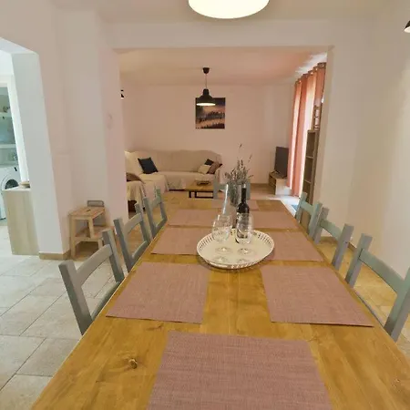 Beautiful, Modern Flegar With A Private Pool Villa Bokordici