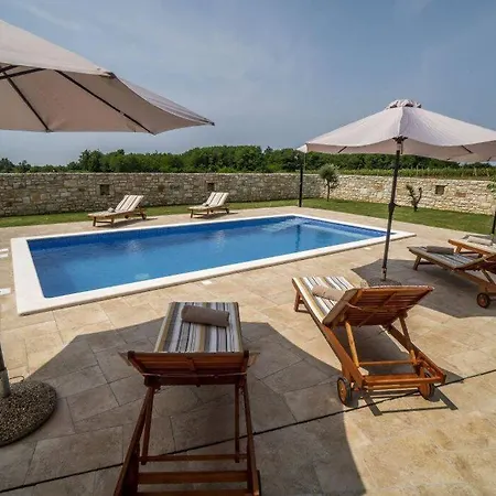 Villa Beautiful, Modern Flegar With A Private Pool *