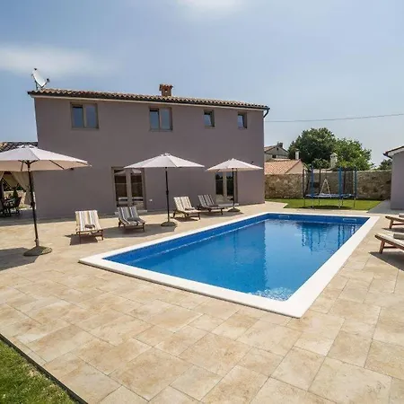 Villa Beautiful, Modern Flegar With A Private Pool *
