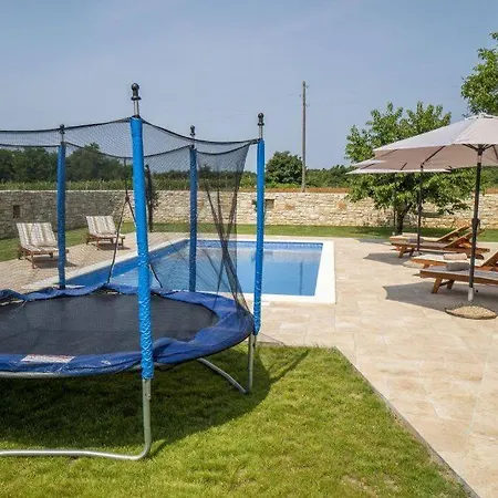 Beautiful, Modern Flegar With A Private Pool Villa