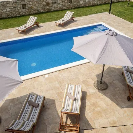 ヴィラ Beautiful, Modern Flegar With A Private Pool